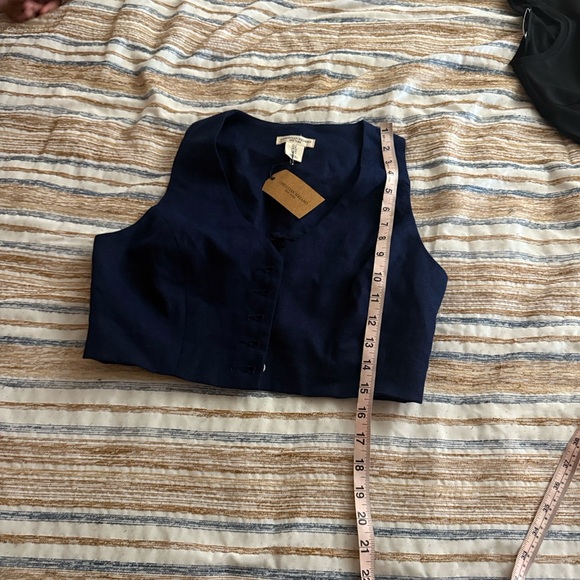 Christian Siriano Navy Blue cropped blazer Top with pearlescent buttons - Picture 6 of 7